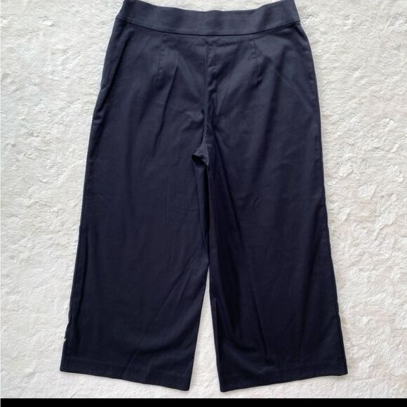 NWT Natori Woman Black Floral Embroidered Wide Leg Crop Pants Size 4 - Picture 4 of 9